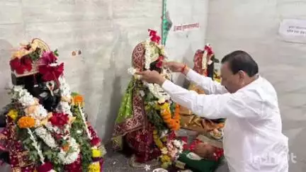यवतमाळ: आषाढी एकादशी निमित्त विठ्ठल रुक्मिणी मंदिरात आमदार बाळासाहेब मांगुळकर यांनी घेतले दर्शन