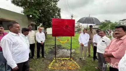 यवतमाळ: आषाढी एकादशीनिमित्त प्रभाग क्र.27 मधील एकविरा नगरी येथील मंदिराच्या तार कंपाऊंड कामाचे आ.मांगुळकर यांच्या हस्ते भूमिपूजन
