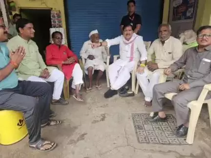 सारंगपुर: राज्यमंत्री ने अनोखे अंदाज़ में नगर भ्रमण कर बुजुर्गों से किया संवाद, सारंगपुर सिविल अस्पताल का किया निरीक्षण