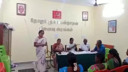 திருப்பத்தூர்: பெண்களுக்கு எதிரான குற்றங்களை தடுக்க வேண்டும் என  காமராஜர் நகர் பகுதியில் மாதர் சங்க கூட்டத்தில் தீர்மானம்