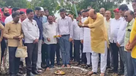 अकोला: अन्वी रेल्वे गेटवर उड्डाणपूल व अंडरपासाचे खासदार धोत्रे यांच्या हस्ते भूमिपूजन; ५० कोटींचा निधी मंजूर