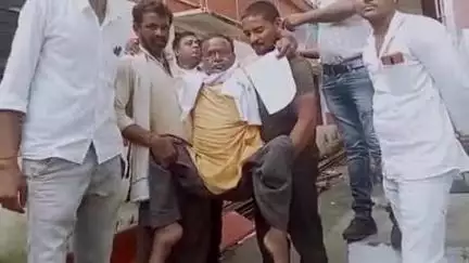 निवाड़ी: घूगसी के दिव्यांग राजेंद्र यादव का आरोप, ग्राम पंचायत सचिव और एडीईओ ने प्रधानमंत्री योजना से अपात्र किया