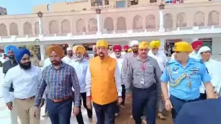 ਅੰਮ੍ਰਿਤਸਰ 2: ਛੱਤੀਸਗੜ੍ਹ ਦੇ ਰਾਜਪਾਲ ਰਾਮੇਨ ਡੇਕਾ ਸੱਚਖੰਡ ਸ੍ਰੀ ਦਰਬਾਰ ਸਾਹਿਬ ਵਿਖੇ ਨਤਮਸਤਕ, ਗੁਰਬਾਣੀ ਕੀਰਤਨ ਸਰਵਣ ਕੀਤਾ