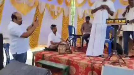 திருப்பத்தூர்: அச்சமங்கலம் கிராமத்தில் நாளை நமதே எம்ஜிஆர் பாடல் பாடி அசத்திய முன்னாள் அமைச்சர் கேசி வீரமணி