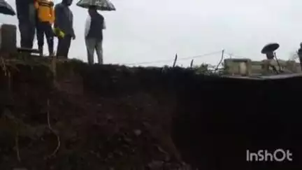 निवास: लगातार बारिश से बाबलिया-नारायणगंज मार्ग पर बालई नदी का पुल क्षतिग्रस्त, प्रशासन ने आवागमन रोका