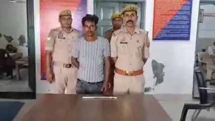 हाथरस: हाथरस सिटी रेलवे स्टेशन के प्लेटफार्म नंबर 2 से GRP पुलिस ने एक अभियुक्त को गिरफ्तार किया, कब्जे से चाकू बरामद