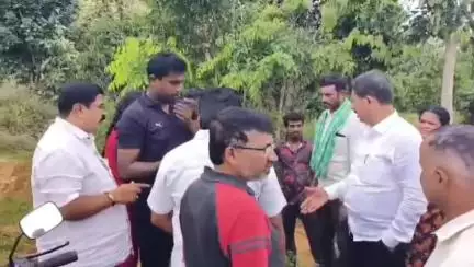 ಮಾಗಡಿ: ಕಳಾರಿ ರಸ್ತೆಯಲ್ಲಿ ಅಪಘಾತ ಗಾಯಗಳುವನ್ನ ತನ್ನದೆ ಕಾರಿನಲ್ಲಿ ಆಸ್ಪತ್ರೆಗೆ ಕಳುಹಿಸಿದ ಶಾಸಕ ಬಾಲಕೃಷ್ಣ