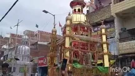 भभुआ: मोहर्रम पर्व के अवसर पर निकाली गई ताजिया, एकता चौक पर हजारों की संख्या में जुटे लोग