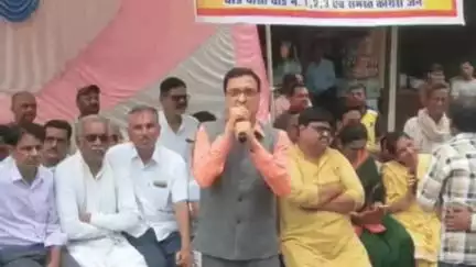 बासोदा: बासौदा में मंदिर के पास से शराब दुकान हटाने की मांग, कांग्रेस कार्यकर्ताओं ने शिवराज सिंह चौहान को सौंपा आवेदन