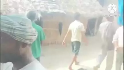 बस्ती: कलवारी थाना क्षेत्र के बैरिहवा गांव में बिजली के खंभे में करंट उतरने से 40 वर्षीय व्यक्ति की मौत, वीडियो हुआ वायरल