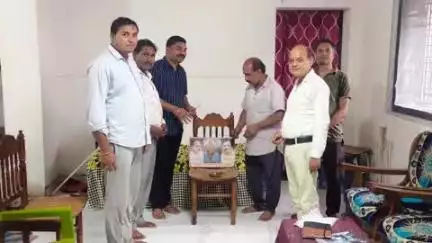 घुघरी: घुघरी में भाजपा ने मनाई डॉ. श्यामा प्रसाद मुखर्जी की जयंती, 'एक पेड़ मां के नाम' अभियान के तहत किया गया पौधारोपण