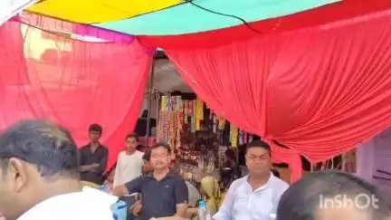 उतरौला: दसवीं मोहर्रम के जुलूस के लिए सभी तैयारियां पूरी, जगह-जगह स्टॉल लगाकर राहगीरों को पिलाया जा रहा शर्बत व पानी