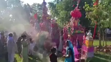 इटवा: गम के माहौल में सेहरी खास गांव के कर्बले में ताजिए सुपुर्दे खाक किए गए, मेले का भी हुआ आयोजन