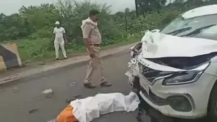 अनूपपुर: कदम टोला के समीप NH-43 पर कार व बाइक के बीच हुई टक्कर, एक व्यक्ति की मौत व दूसरा व्यक्ति गंभीर रूप से हुआ घायल