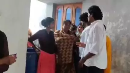 పూడిమడకలో గల్లంతైన మృతదేహాన్ని గాలించి అప్పగించాలని ఆంధ్ర మత్స్యకార సంఘం డిమాండ్