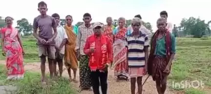భద్రాచలం: దుమ్ముగూడెం మండలంలో పుట్టకపోయిన వర్ల కల్వర్టును తీసేసి వంతెన నిర్మించాలని CPI MLA మాస్ లైన్ నాయకుల డిమాండ్