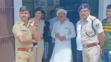 मुशहरी: अंडीगोला स्थित बिस्कुट एजेंसी में लूटकांड की जांच करने पहुंचे सिटी एसपी