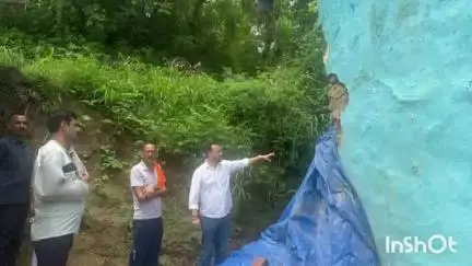 हमीरपुर: विधायक आशीष शर्मा ने हमीरपुर विधानसभा क्षेत्र में बारिश से हुए नुकसान का लिया जायज़ा, आर्थिक सहायता देने का दिया आश्वासन