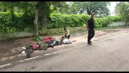 महू: आर्मी इंटेलिजेंस और क्यूआरटी टीम ने दो संदिग्धों को पकड़ा, आर्मी की वर्दी बरामद