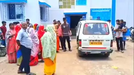 সুতি ২: কাশিমনগরে ঘুমন্ত গর্ভধারিনী মাকে মাথা থেঁতলে 'খুন' ছেলের! অভিযুক্তের খোঁজে পুলিশ