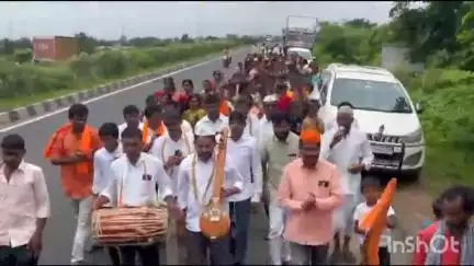 అదిలాబాద్ అర్బన్: గుడిహత్నూర్‌లో శ్రీ పాండురంగ దిండి నగర ప్రదక్షణ శోభయాత్రలో పాల్గొన్న బోథ్ ఎమ్మెల్యే అనిల్ జాదవ్
