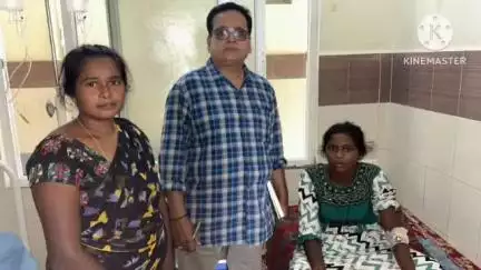 పట్టణ ప్రభుత్వాసుపత్రిలో చికిత్స పొందుతున్న సోమందేపల్లి కేజీబీవీ విద్యార్థుల ఆరోగ్య పరిస్థితిని తెలుసుకున్న డిప్యూటీ MRO