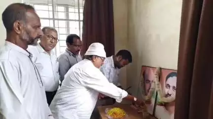लोहरदगा: BJP जिला कार्यालय में डॉ. श्यामा प्रसाद मुखर्जी की जयंती मनाई गई, राष्ट्रवाद के सिद्धांतों को किया याद