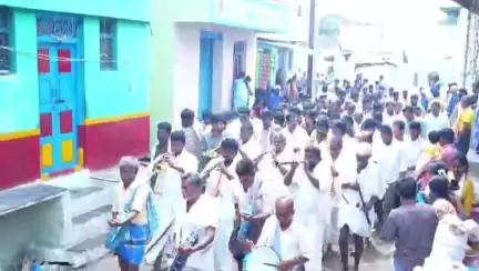 శింగనమల: గూగూడు గ్రామంలో బ్రహ్మోత్సవాల సందర్భంగా కుళాయి స్వామిని దర్శించుకుని ప్రత్యేక పూజలు చేసిన మడకశిర ఎమ్మెల్యే ఎమ్మెస్ రాజు