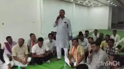 नवागढ़: नवागढ़ में ब्लॉक कांग्रेस कमेटी की बैठक संपन्न, राष्ट्रीय अध्यक्ष के प्रदेश में आगमन की तैयारी पर हुई चर्चा