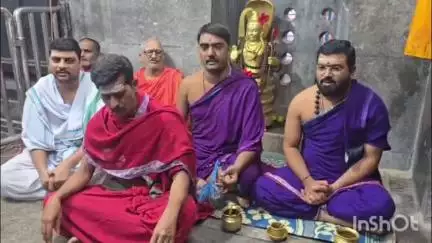 వేములవాడ: తొలి ఏకాదశి సందర్భంగా వేములవాడ రాజన్న గుడిలో ప్రత్యేక పూజలు:రాజన్న ఆలయ ఉప ప్రధానార్చకులు చంద్రగిరి శరత్ కుమార్