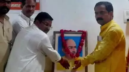 जसवंतनगर: यलो गार्डन में डॉ. श्यामा प्रसाद मुखर्जी की जयंती भाजपाइयों ने धूमधाम से मनाई, जिला कोषाध्यक्ष व मंडल प्रभारी रहे मौजूद