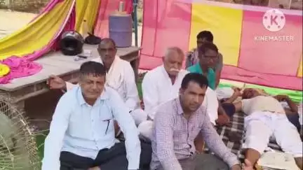 महेंद्रगढ़: भ्रष्टाचार जांच को लेकर महेंद्रगढ़ के अंबेडकर चौक पर पंच का आमरण अनशन चौथे दिन भी जारी, सेहत बिगड़ी