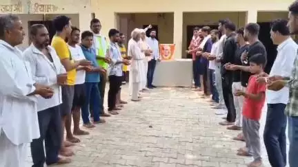 नारनौल: नारनौल में डॉ. श्यामा प्रसाद मुखर्जी की जन्मजयंती मनाई गई, ढाणी कोजिंदा में पुष्पांजलि अर्पित