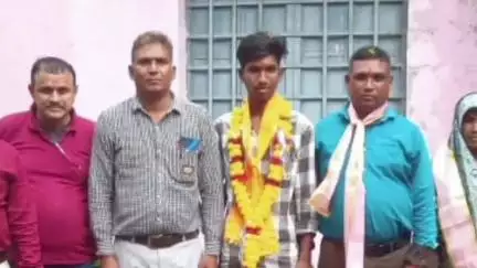 कुशलगढ़: आई आई टी में चयनित होने पर शिक्षक संघ राष्ट्रीय ने किया सम्मानित