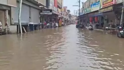 अम्बाला: बारिश से एशिया की सबसे बड़ी कपड़ा मार्केट हुई जलमग्न, जनता परेशान