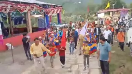 लोहाघाट: मां भगवती मंदिर देवीधार लोहाघाट में पांच दिवसीय देवीदार महोत्सव का शुभारंभ भव्य झांकी के साथ हुआ