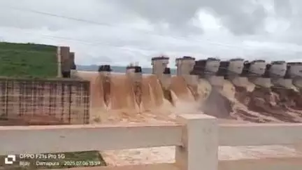 ଚମ୍ପୁଆ: କାନପୁର ଡ୍ୟାମ୍‌ର ସ୍ପିଲୱେ ଉପରେ ବନ୍ୟା ଜଳ ପ୍ରବାହିତ, ତଳି ଅଞ୍ଚଳକୁ ସତର୍କ ରହିବାକୁ ପରାମର୍ଶ
