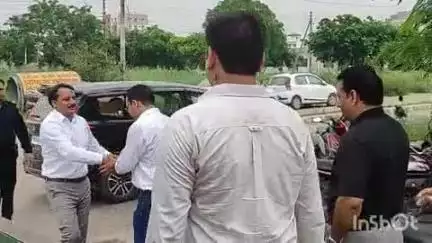सोनीपत: सीएम के ओएसडी स्वास्थ्य शिविर में पहुंचे, जनकल्याणकारी योजनाओं की दी जानकारी