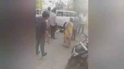 அம்பத்தூர்: அண்ணாதெருவில் கார் மோதி இழுத்து சென்றதில் பெண் உயிரிழப்பு