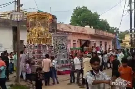 बड़ौदा: मातमी धुनों के बीच निकले ताजिए, पार्वती नदी में दफनाए गए, जगह-जगह लगी सबीलें, सुरक्षा व्यवस्था चाक-चौबंद