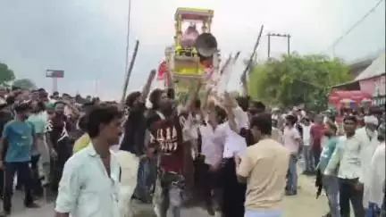 अमरोहा: डिडौली के गांव पतेई खालसा में निकला दस मोहर्रम का जुलूस, गूंजी या हुसैन की सदाएं
