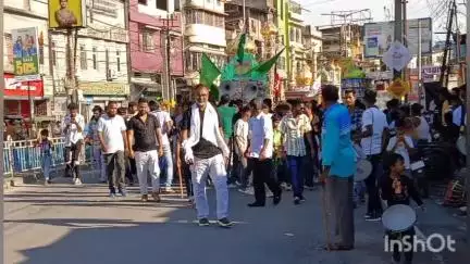 আলিপুরদুয়ার ১: আলিপুরদুয়ার শহরে মহরমের তাজিয়া নিয়ে শোভাযাত্রা মুসলিমদের, বাজনার সঙ্গে হয়েছিল লাঠি খেলার আয়োজন