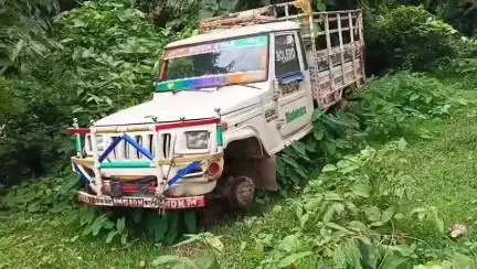 বিশালগড়: ব্রজপুর কানাইবাড়িতে গাড়ির চাকা খুলে নিয়ে গেল চোরের দল, পুলিশ টহলদারি দিতে আসে না বলে অভিযোগ  #jansamasya