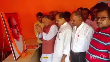 बांका: भाजपा नगर कार्यालय में मनाई गई डॉक्टर श्यामा प्रसाद मुखर्जी की जयंती, बांका विधायक ने दी श्रद्धांजलि