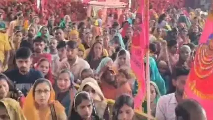 ब्यावरा: शहर स्थित खाटू श्याम मंदिर में देवशयनी एकादशी पर उमड़ी श्रद्धालुओं की भीड़