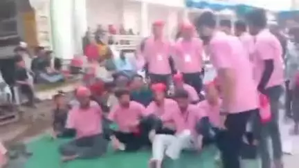 मांगरौल: मोहर्रम पर मांगरोल में मातमी थुनो के साथ ताजिया जुलूस निकाला गया, युवाओं ने दिखाए हैरत अंगेज करतब