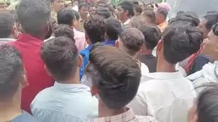 नगला बनी पवन पुत्र राजेंद् पढे से गिर कर हुई मौत