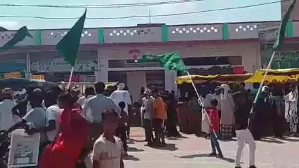सगड़ी: जीयनपुर सहित विभिन्न क्षेत्रों में मोहर्रम पर ताजिया का जुलूस निकाला गया, सुरक्षा के मद्देनज़र पुलिस प्रशासन रहा मुस्तैद