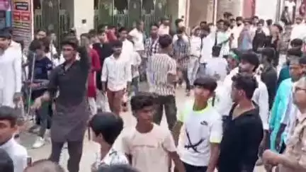 निचलौल: सिसवा में अक़ीदत के साथ निकला मोहर्रम का जुलूस, या हुसैन की गूंजी सदाएं, सुरक्षा व्यवस्था रही मुस्तैद