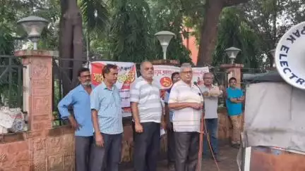 বারাবনী: আগামী ৯ই জুলাই সাধারণ ধর্মঘটের সমর্থনে পথসভা বাম সংগঠনের আসানসোলে